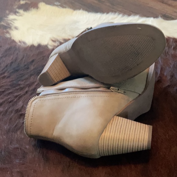 Beige booties in great shape - Picture 4 of 4